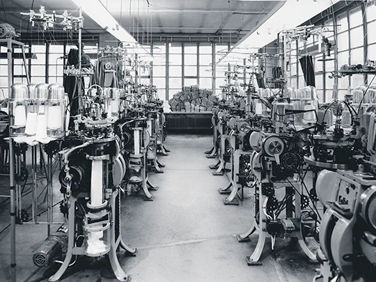 heritage_1962_luca_circular_knitting-machine_sigvaris_group